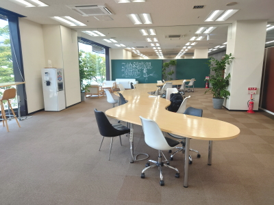 新潟留学センター　オフィス内