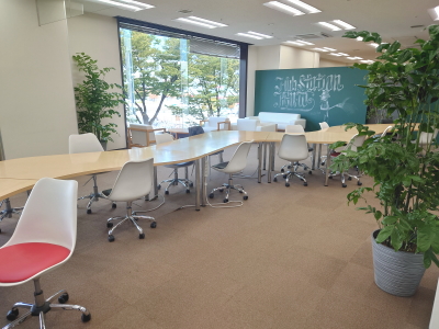 新潟留学センター　オフィス内