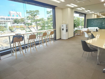 新潟留学センター　オフィス内