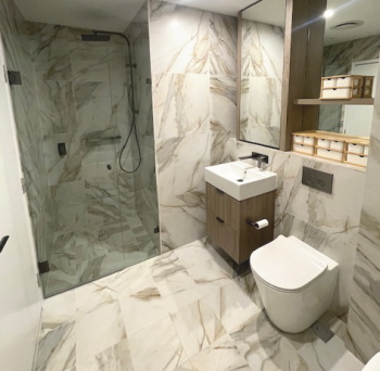 シドニー　女性専用シェアハウス 共有設備　シャワー&トイレ