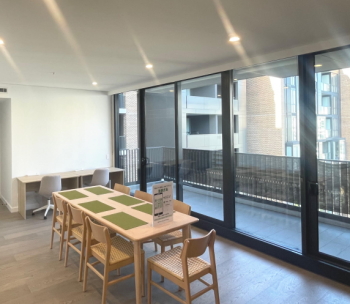 シドニー　女性専用シェアハウス 共有設備　ダイニング