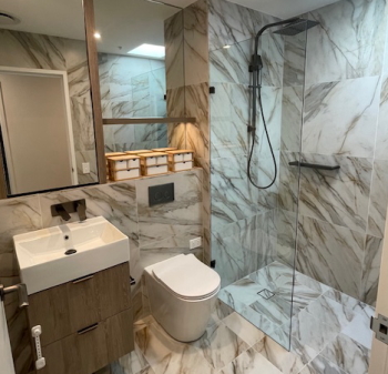 シドニー　女性専用シェアハウス 共有設備　シャワー&トイレ