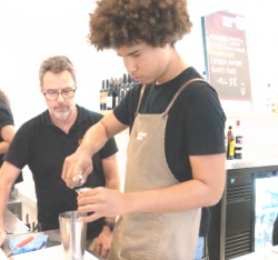 オーストラリアで短期間で資格取得　バー資格